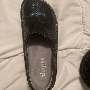 Algeria Nursing Clogs Black snake print Size 36